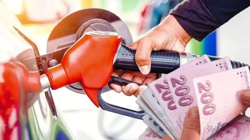 Motorine Gece Yarısından İtibaren 3 TL Zam Geliyor